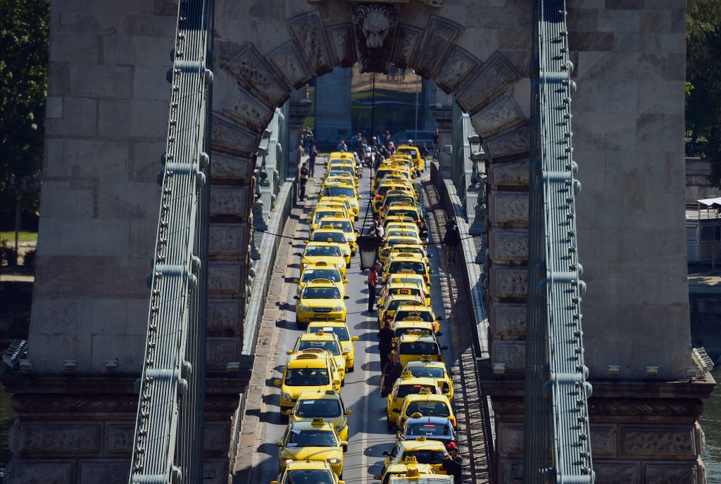 Két cég letarolta a meggyötört budapesti taxipiacot | G7 – Gazdasági sztorik érthetően